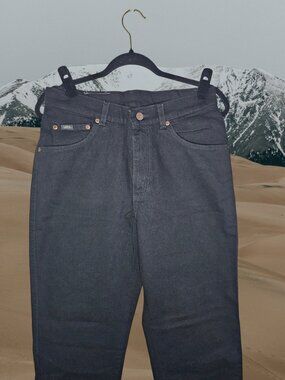 Classic 90s Lee denim with the fit, structure, and attitude collectors love.